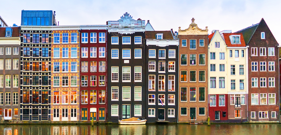 Uittreksel Niet essentieel verontreiniging Amsterdam komt met opkoopbescherming voor huizen