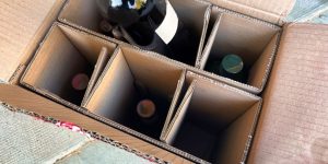 afleveren dozen wijn is laden en lossen